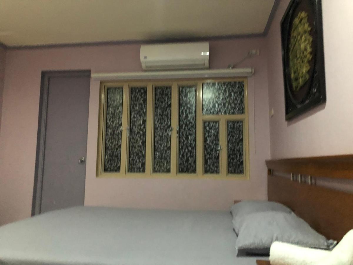 2 Separate Units, 1Br On 23Rd Flr And 3Br Penthouse On 41St Flr In Manila, Near Slec,Us Embassy, Mall And Parks With Excellent View Exterior foto